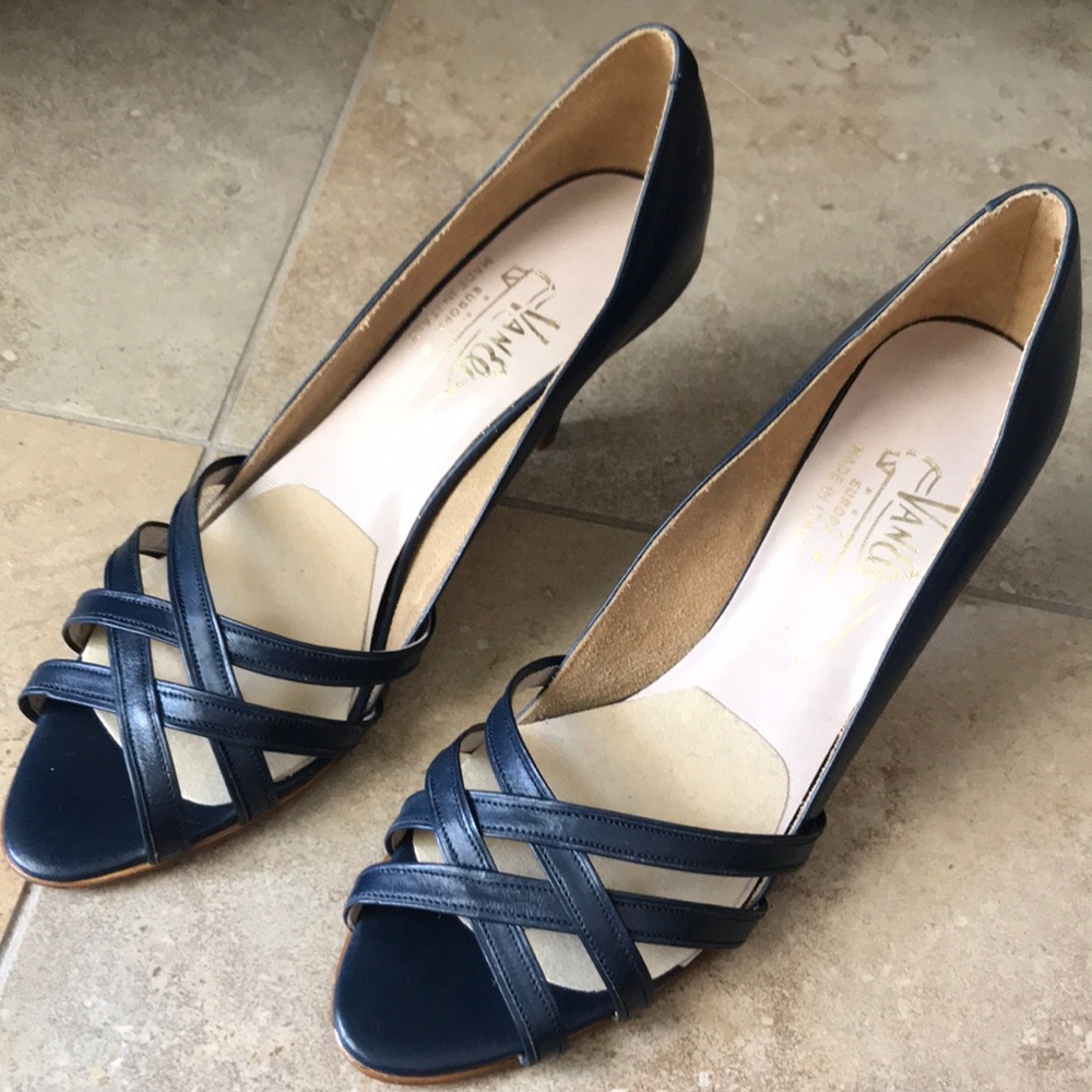 Vaneli Leather Open toe 3 inch heels size 9